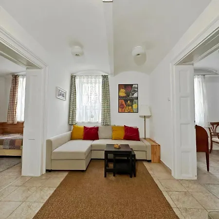 Royal Underground Apartment Belgrade